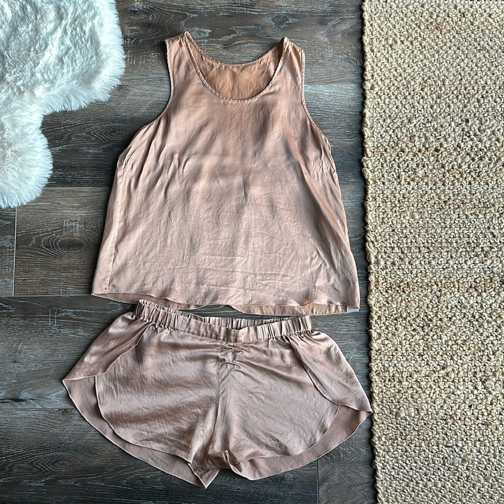Lunya Washable Silk Tulip Back Set